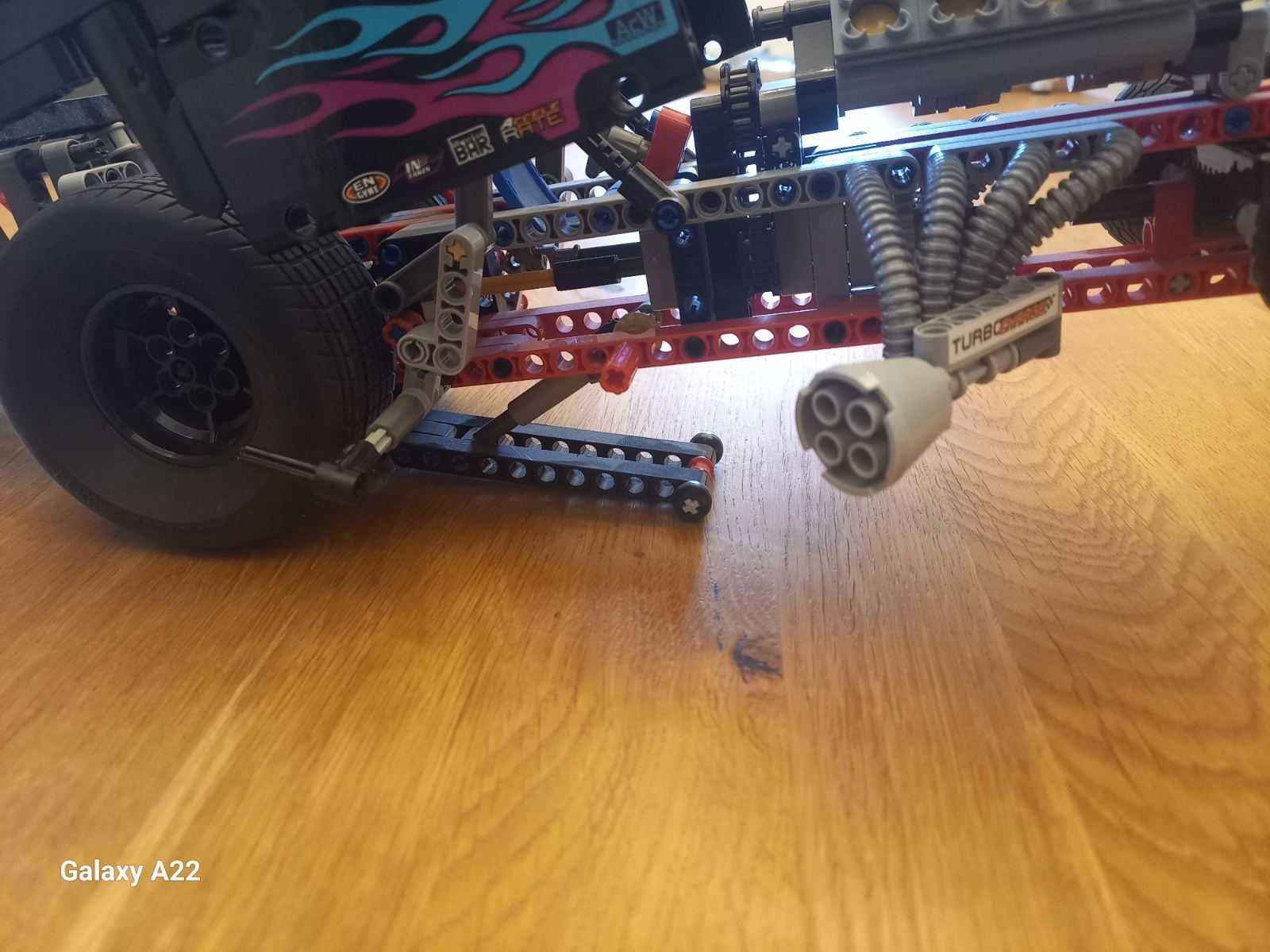 Lego Technic 42050 Dragster колекционерски комплект