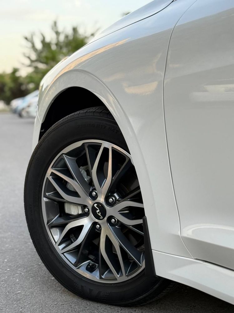 Kia K5 Style Light продается