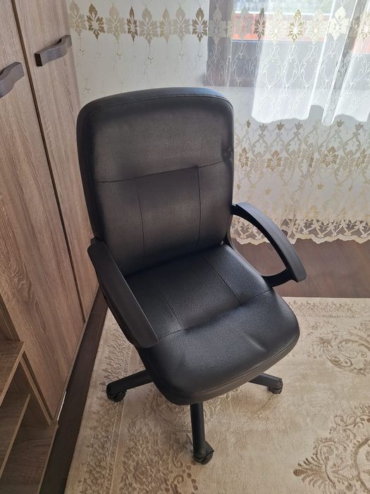 Vând scaun de birou !!