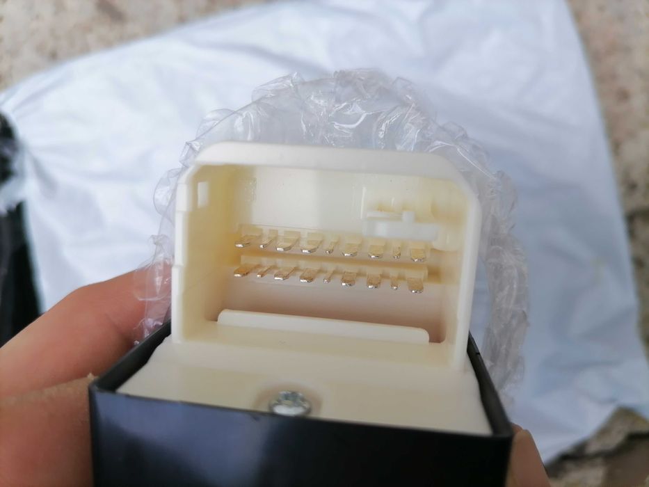 Butoane / Comutator macara geam Toyota Rav4 2000-2005