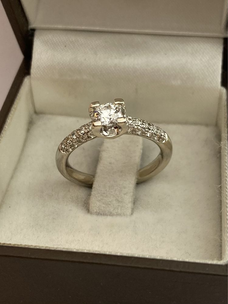Inel aur alb 18kt.cu diamante 0.60ct