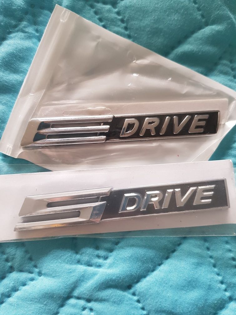 Logo emblema e drive  s drive din metal