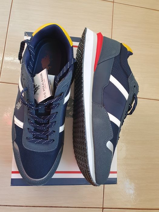 Vând adidași POLO ASSN