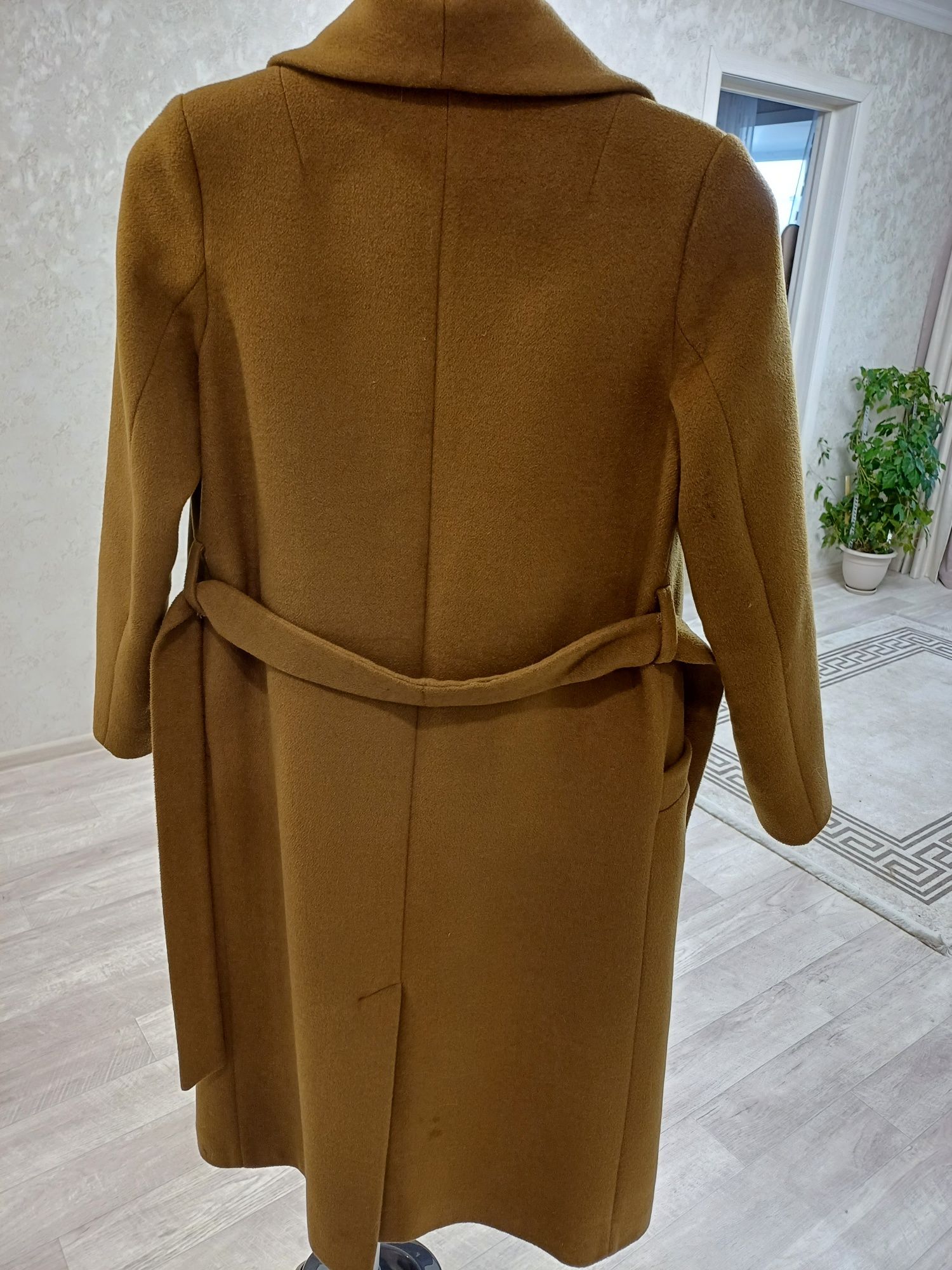 Пальто женское шерстяное размер 44