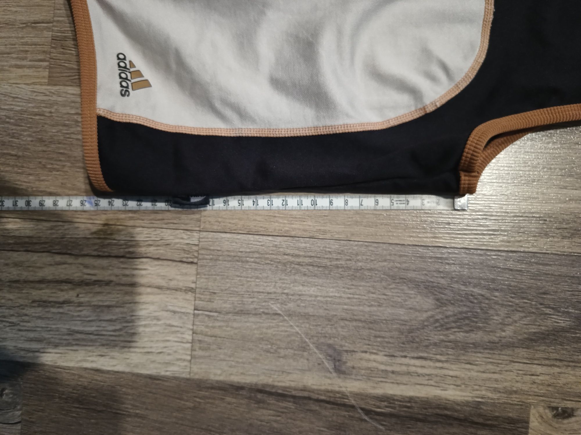 Set Adidas(top și pantaloni scurți)