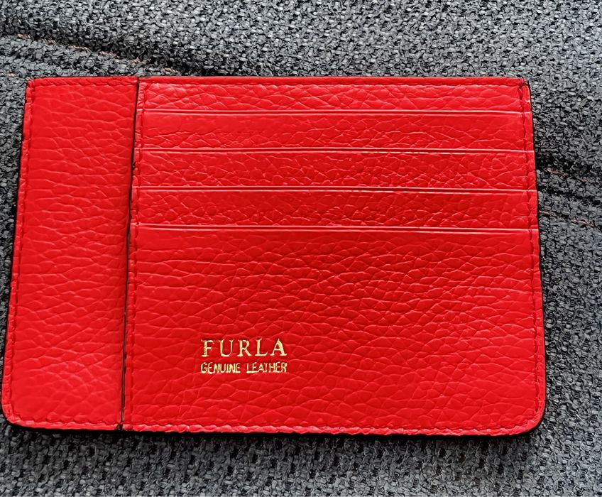 Нов модел FURLA Card holder M.8 слота за карти и отделение за банкноти