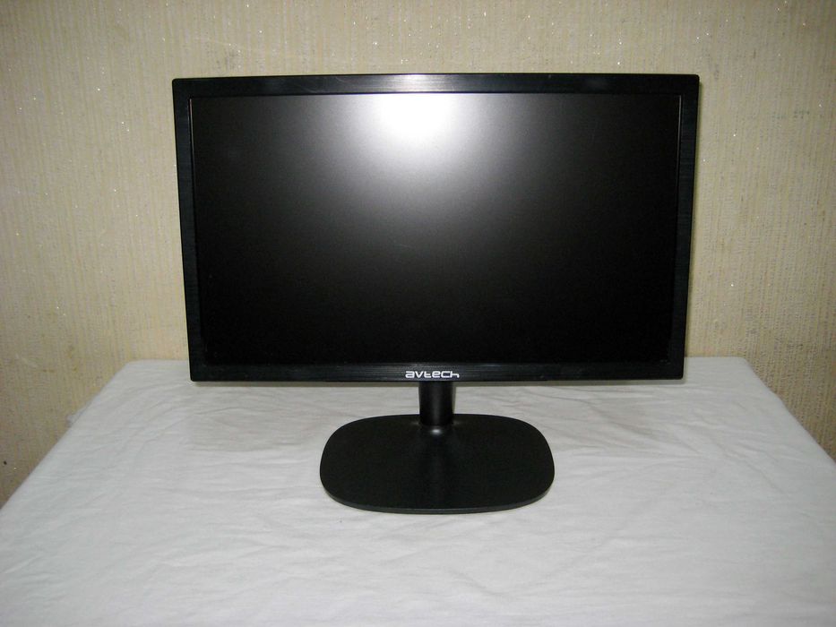 Монитор Avtech LED19 идеальном в целом рабочим состоянии !