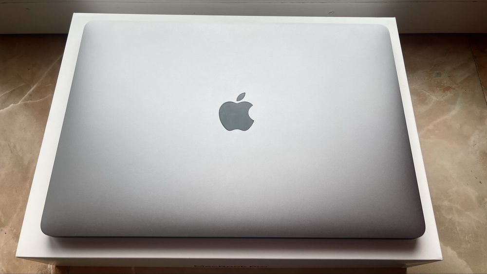 MacBook Pro 13”, M1, 512 GB