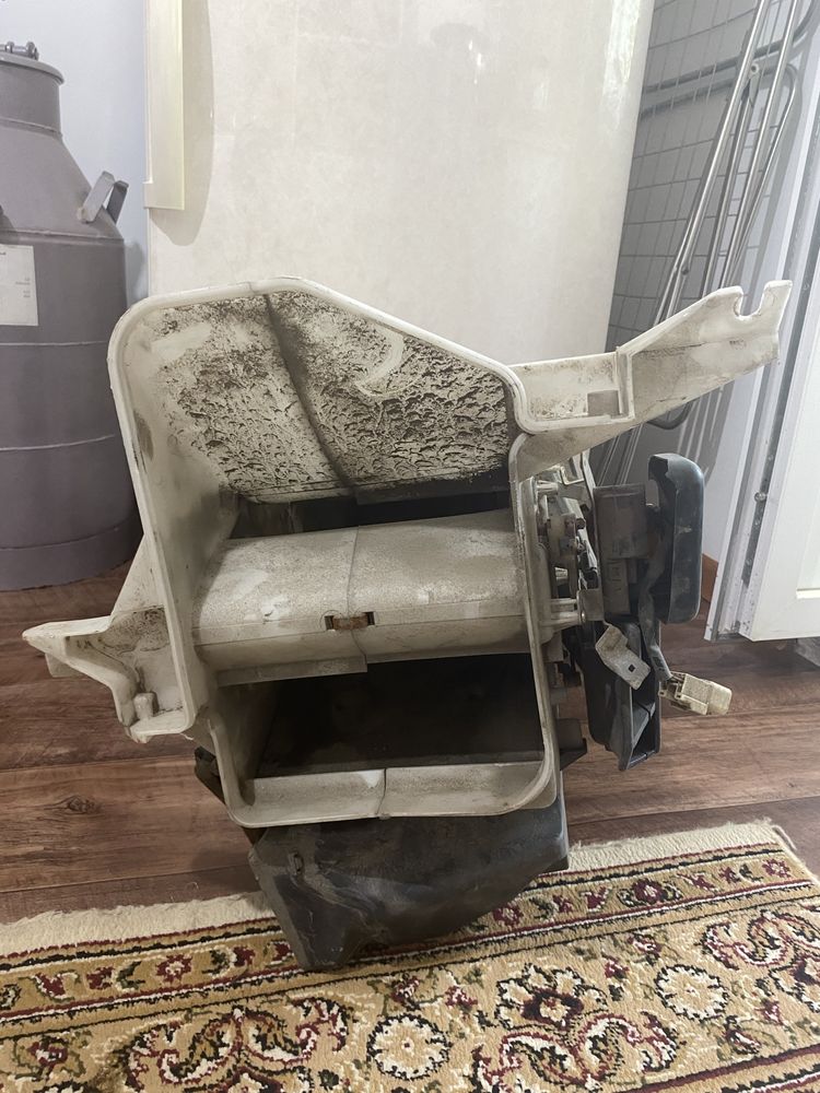 Корпус отопителя в сборе LC100/LX470