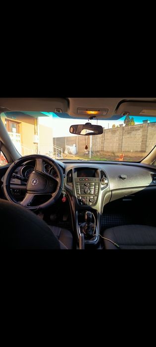 Vând Opel Astra j, 1 7 tdi