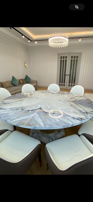 Стол со стульями