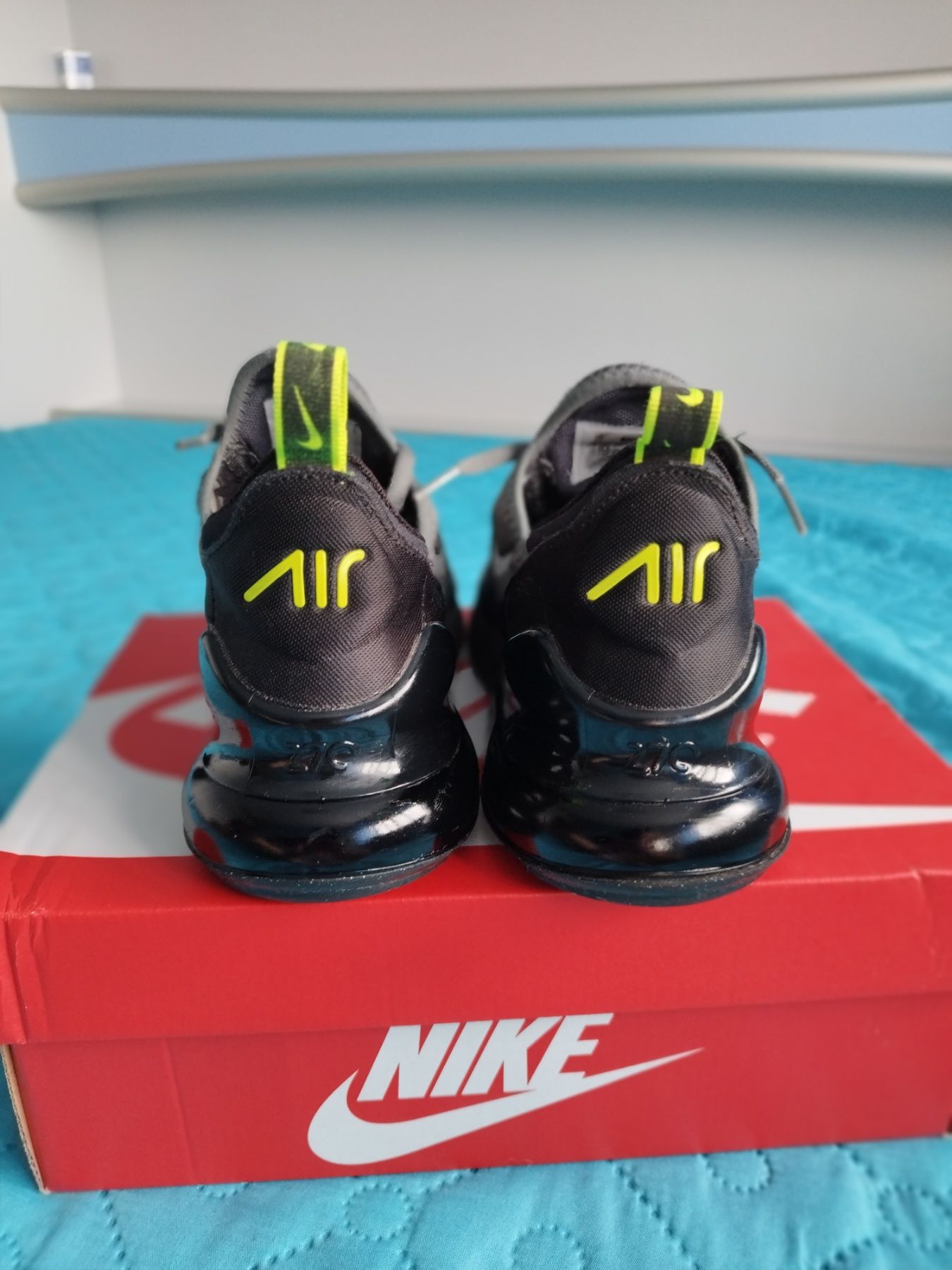Маратонки Nike air max 270.