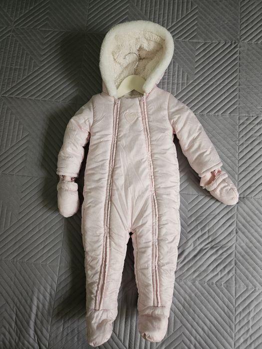 Космонавт Guess, 12 месеца