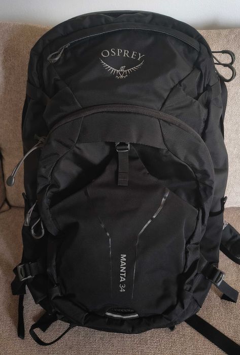 Osprey - Manta 34, black, with unused 2.5 L reservoir included.