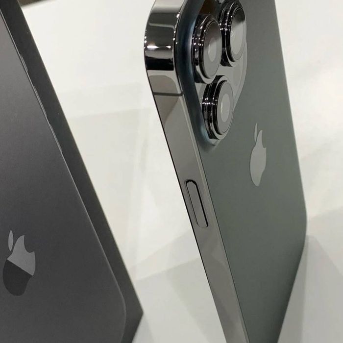 iPhone 13 PRO cu 94% Bateria