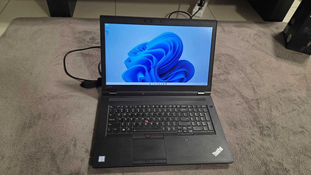 Laptop mare Lenovo ThinkPad P72, ecran 17", 16GB RAM, 500GB SSD
