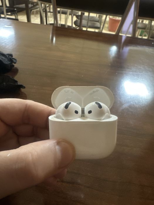 Naushnik airpods 4