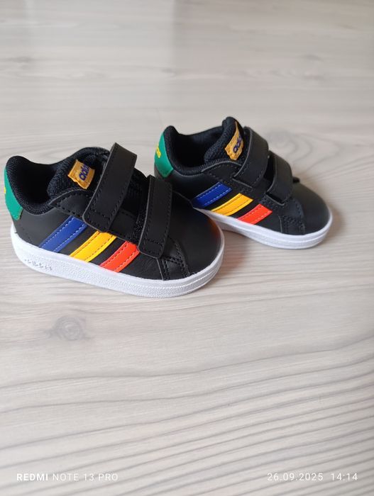 Маратонки Adidas 19 номер