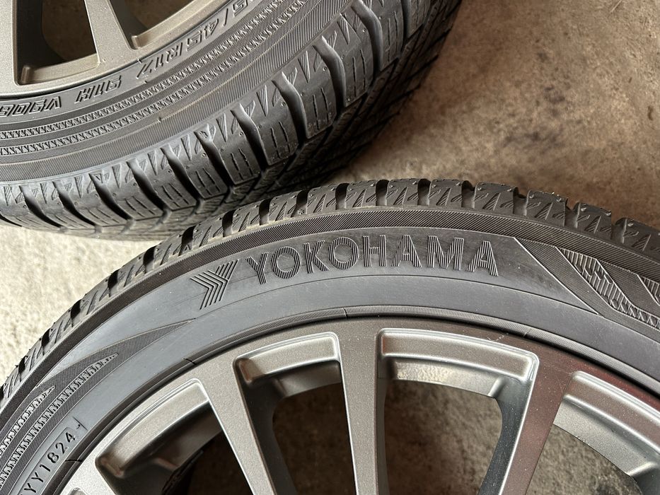 Джанти Skoda с зимни гуми Yokohama 225/45/17 DOT1824 на 1 зима