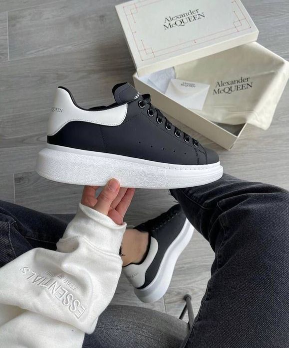 Alexander Mqueen Top