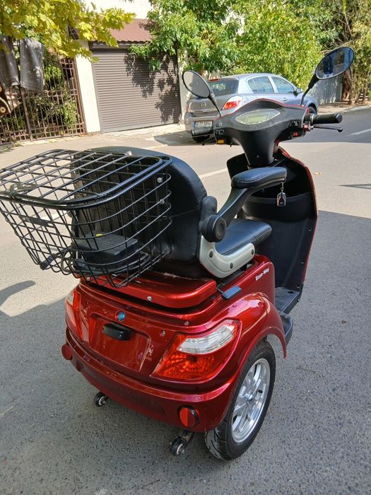 Scuter cărucior electric