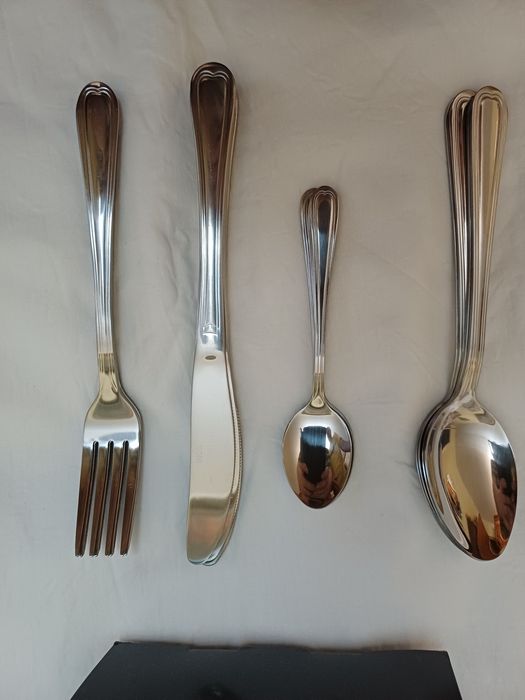 Set tacâmuri 16 piese Inox