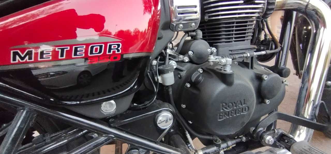 продаётся красный ROYAL ENFIELD METEOR 350