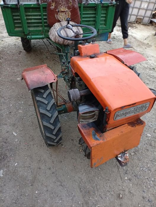 Vând motocultor diesel 18cai pornire la cheie4×4