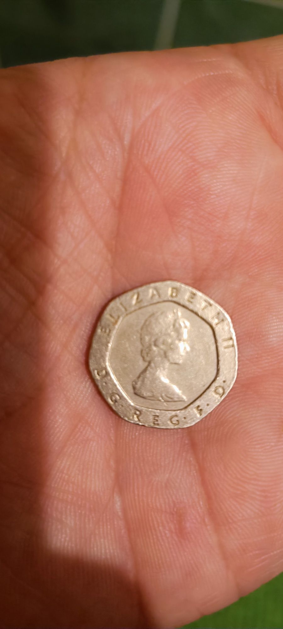 Vând moneda 20 pence din 1982