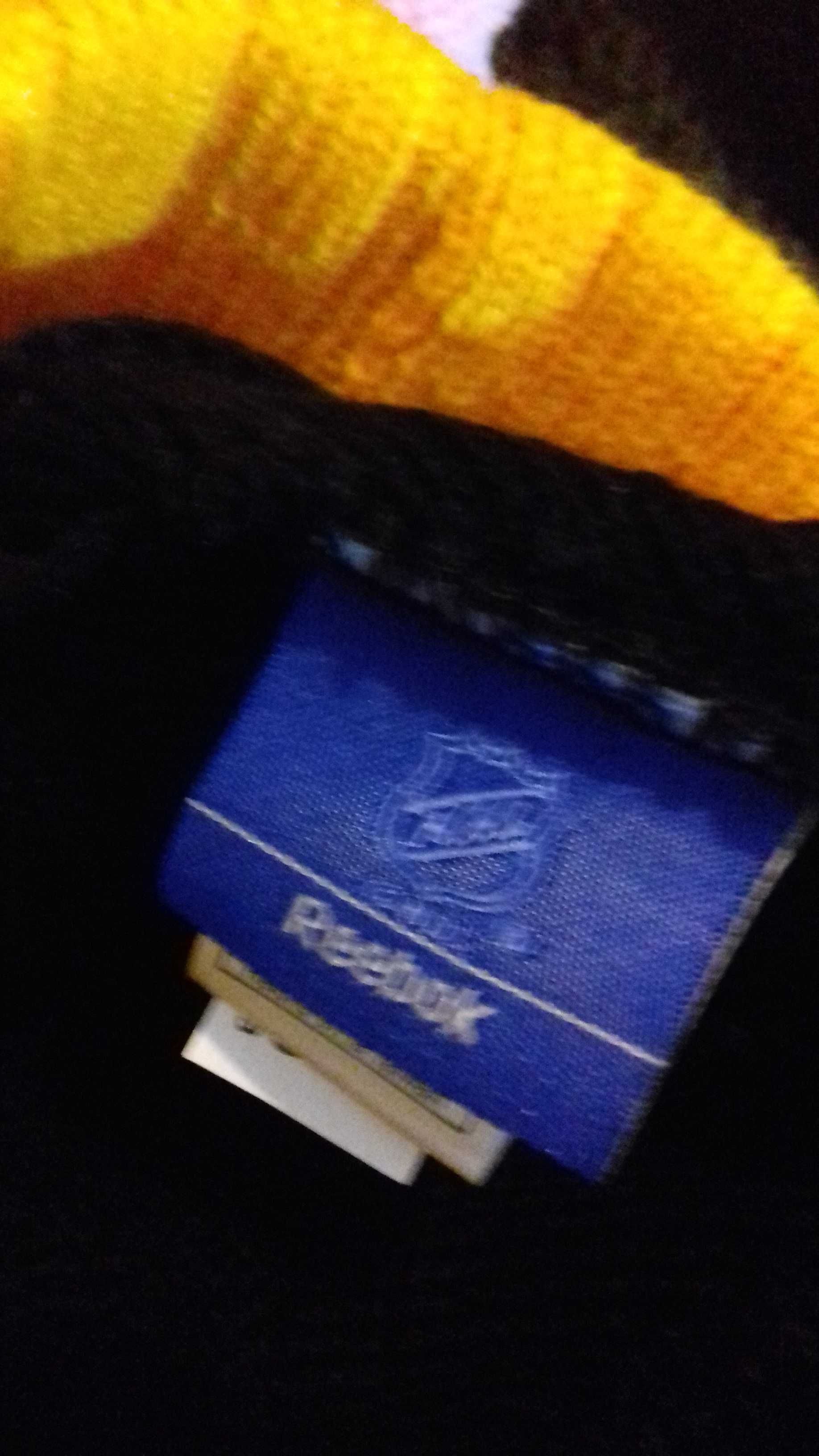 vand   caciula   HYPE  si  caciula  REEBOK noi  mar xl