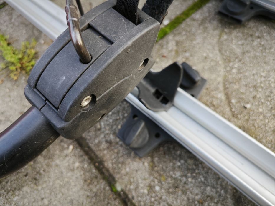 Две стойки за велосипеди Mercedes-Benz (Atera) със закл.чване