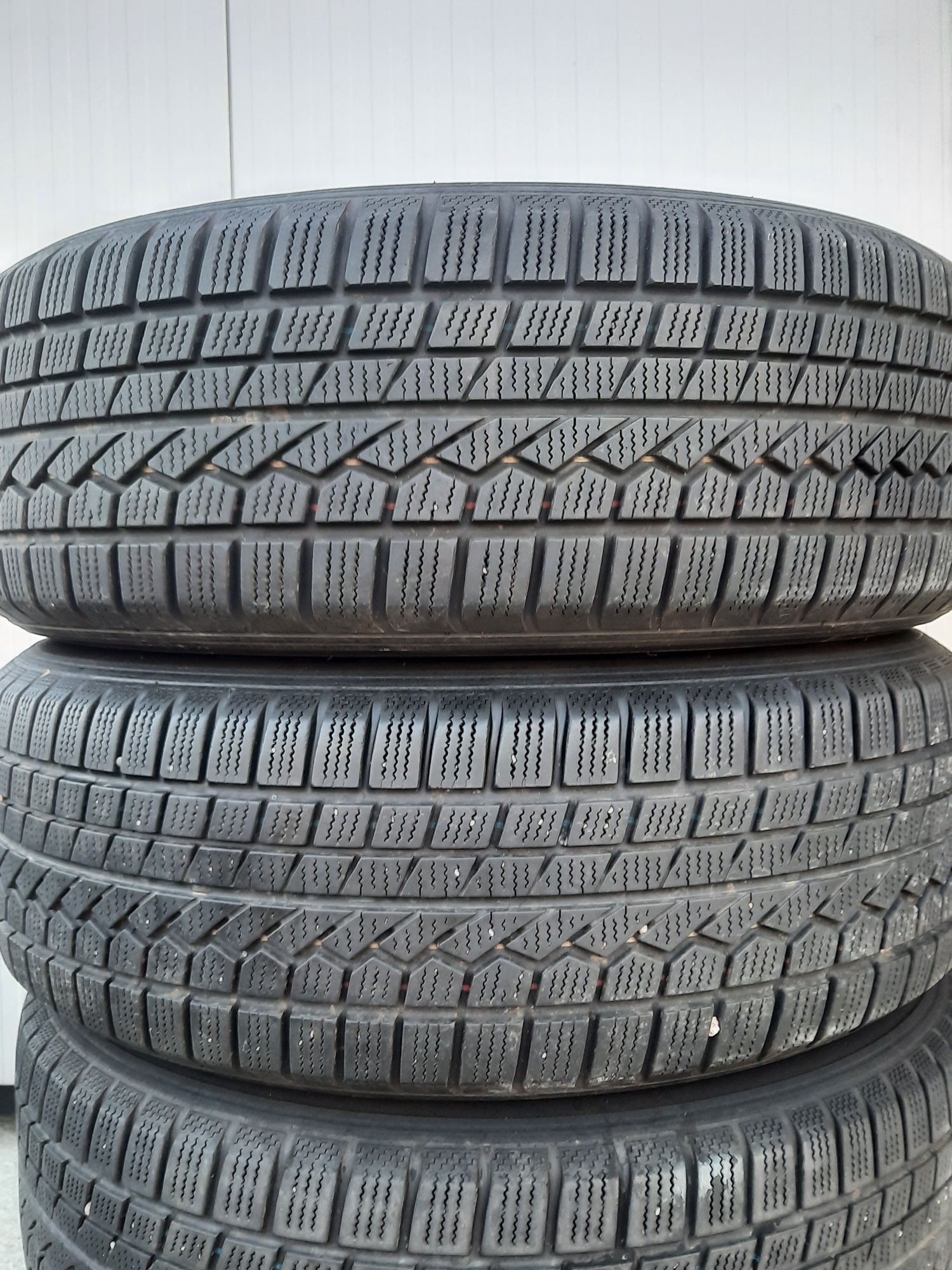 4 Броя 225/65/17 Toyo 2x6,8mm 2x5mm