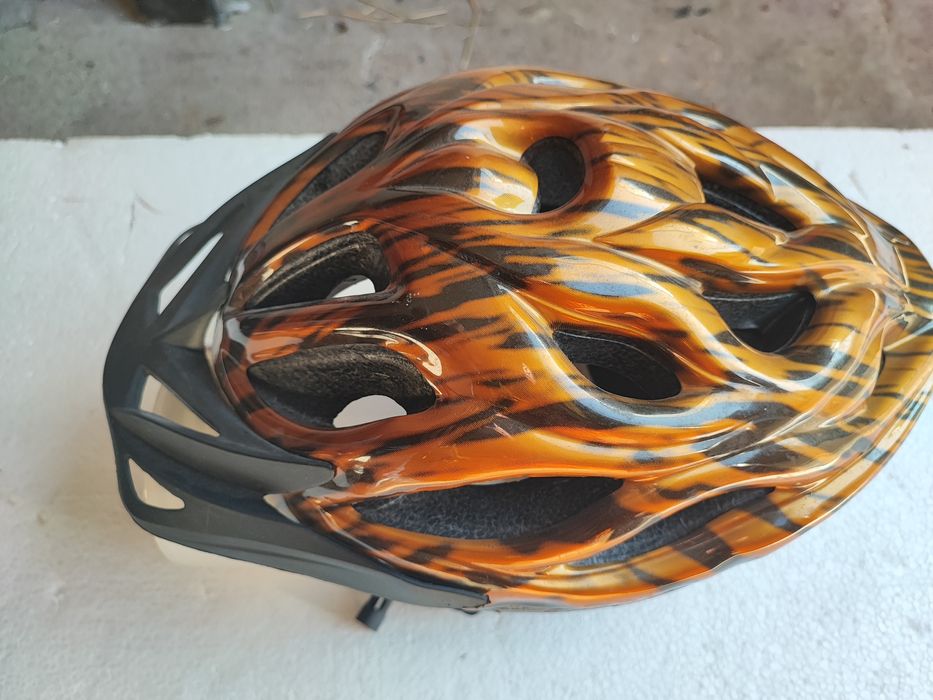 Vând cască protectie bicicliști marime L , bărbați , reglabilă