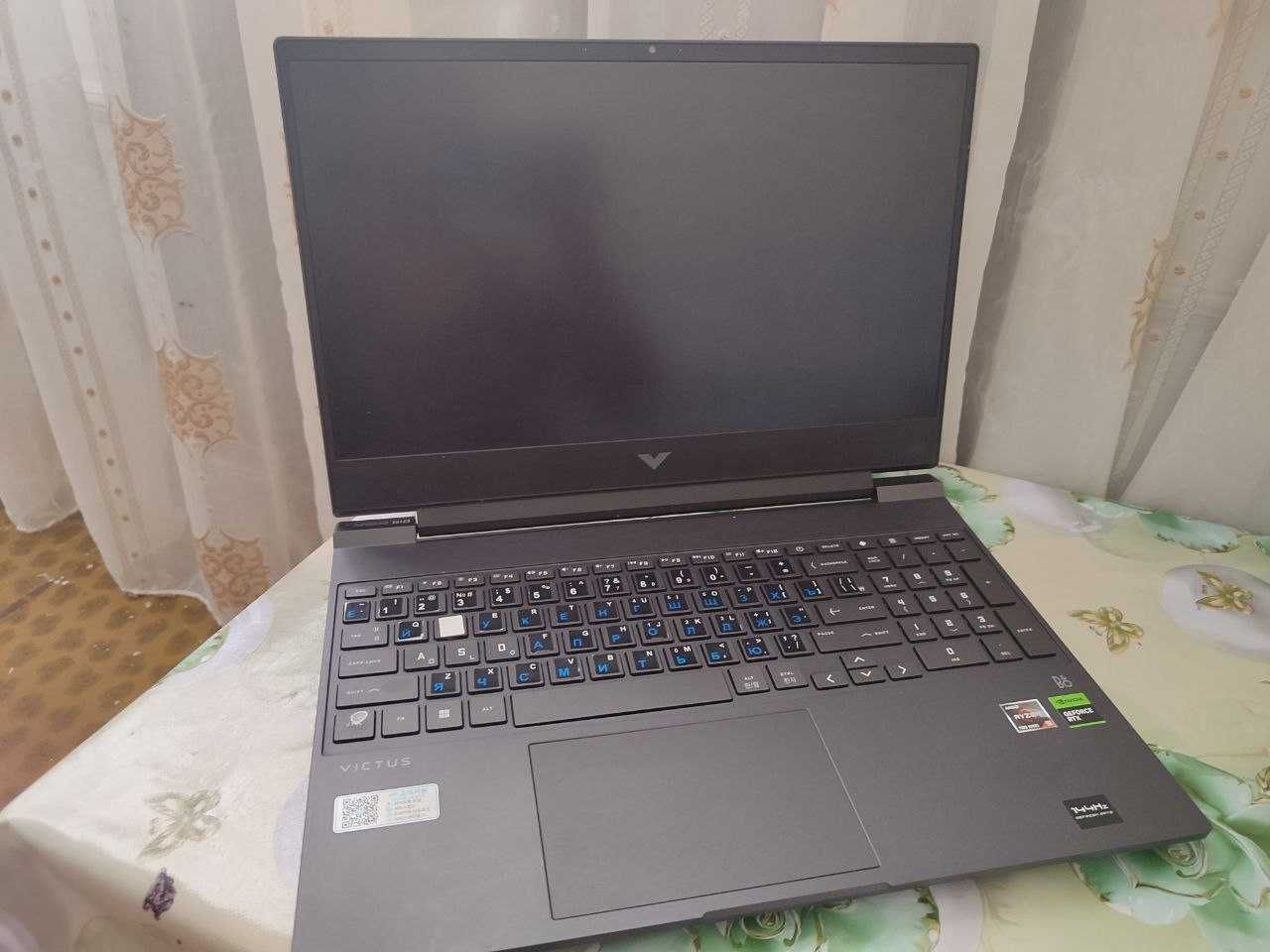 Victus 15 15-fa1068ci/ i5-12450H/ 8GB/ SSD 512GB/ RTX2050 4GB/ 15.6