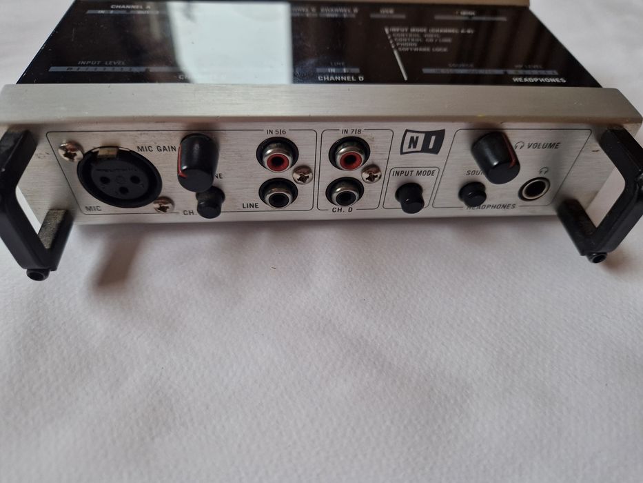 Native Instruments Audio 8 DJ звукова карта