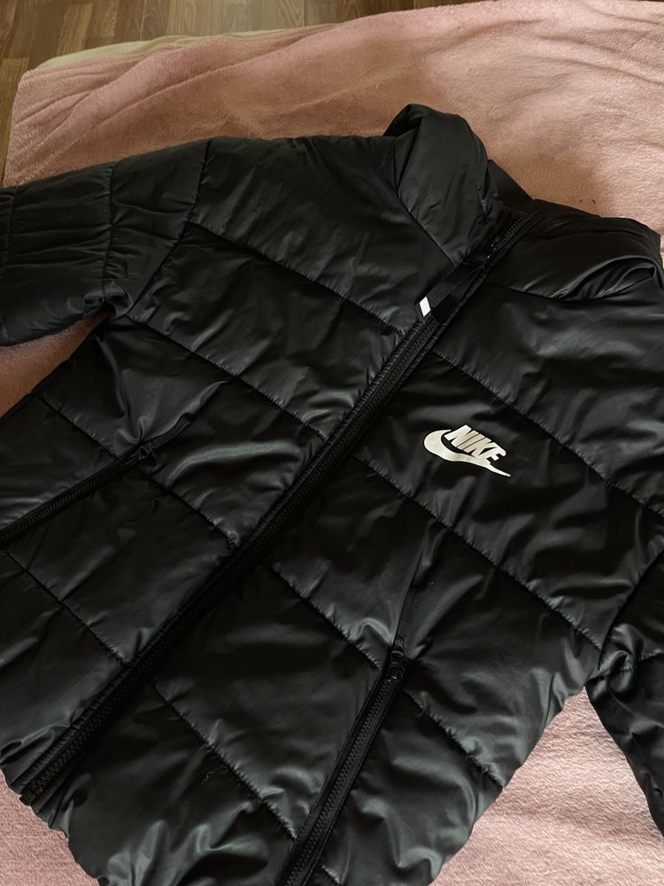 Оригинално яке Nike