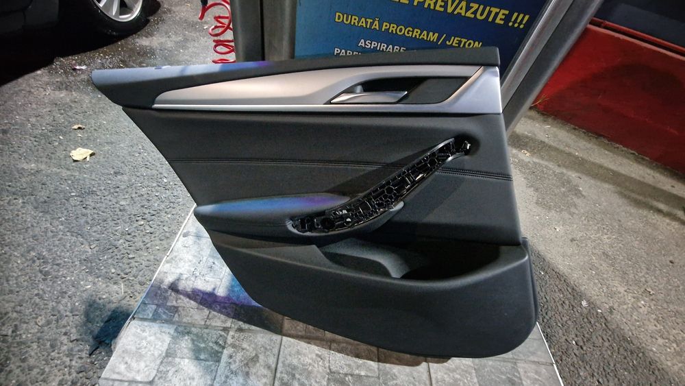 Vând fete uși BMW G30 Preț 950lei