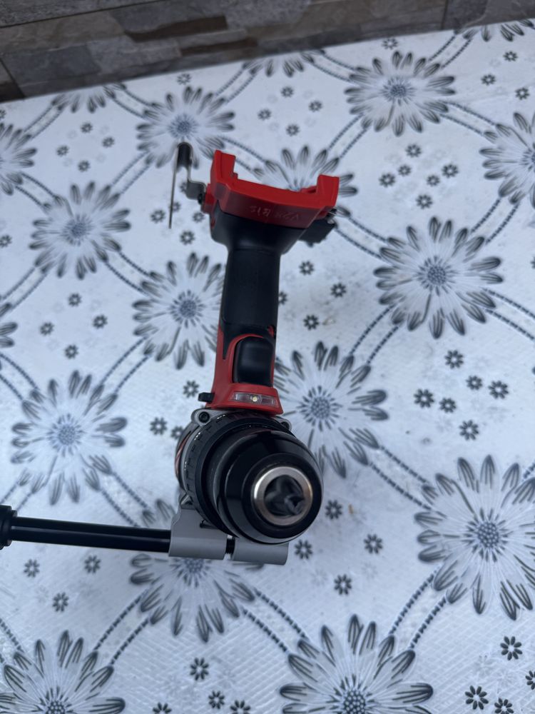 Акумулаторен винтоверт MILWAUKEE M18