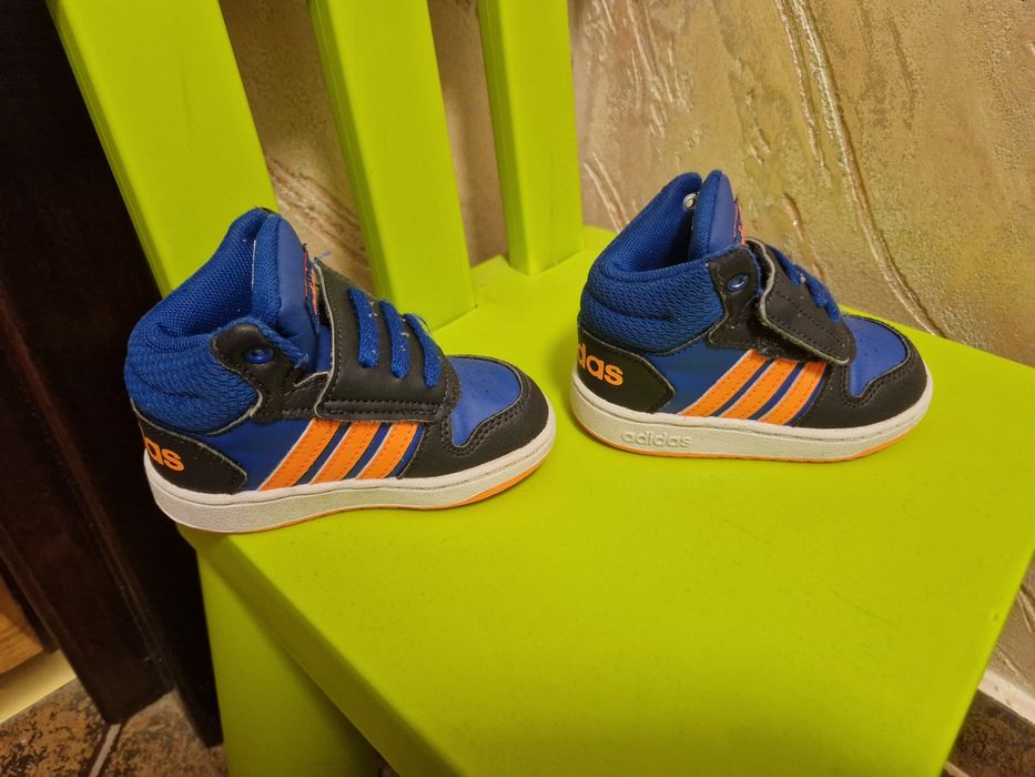 Vand adidasi Adidas  marimea 21