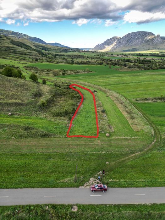 Teren extravilan in satul Izvoarele Jud Alba 2600mp