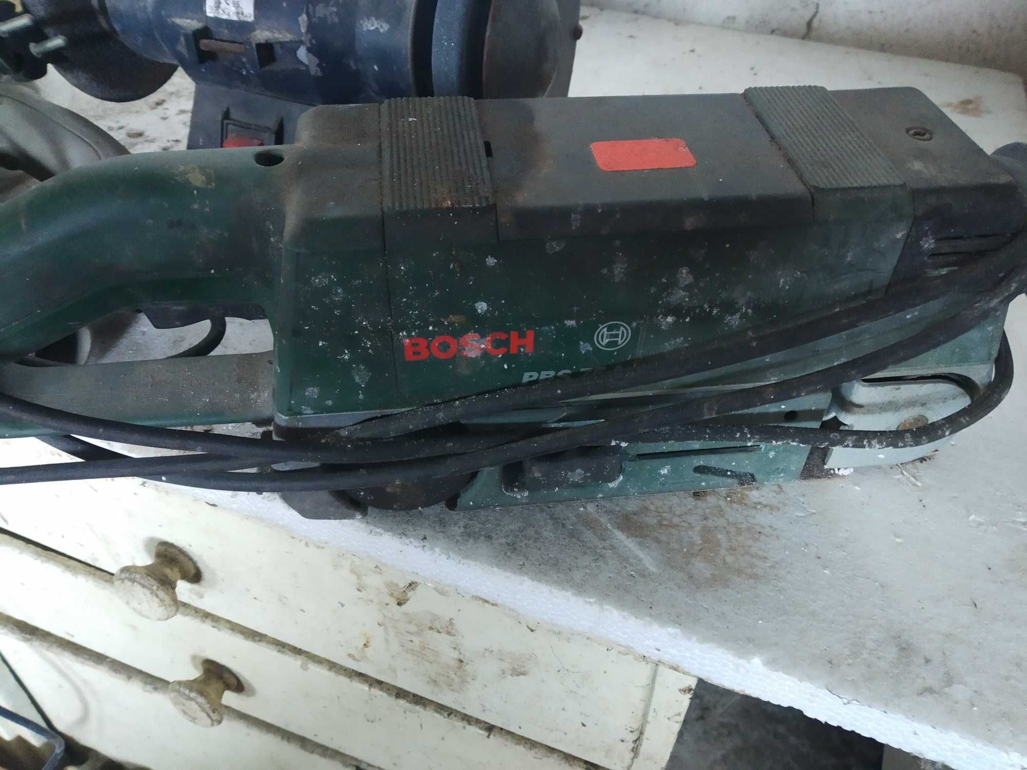 Продавам виброшлайф Bosch