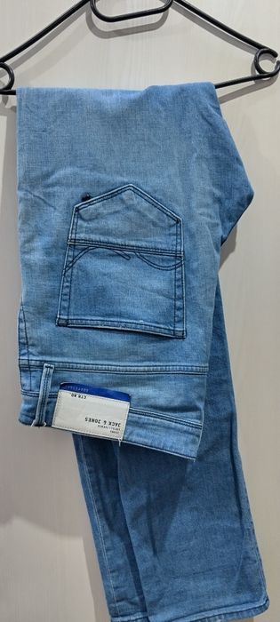 Оригинални нови мъжки дънки Jack & Jones