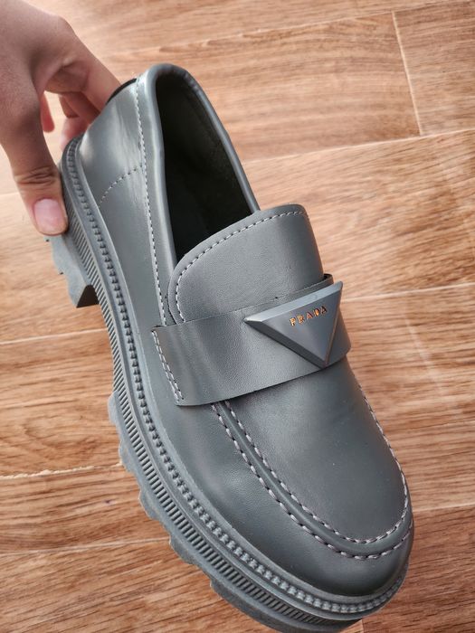 Новый обувь весенный лоферы