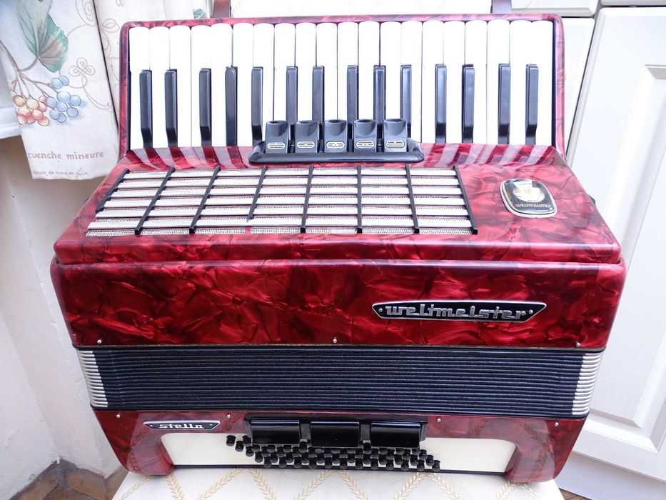 Акордеон Велтмайстер Стела 60 баса