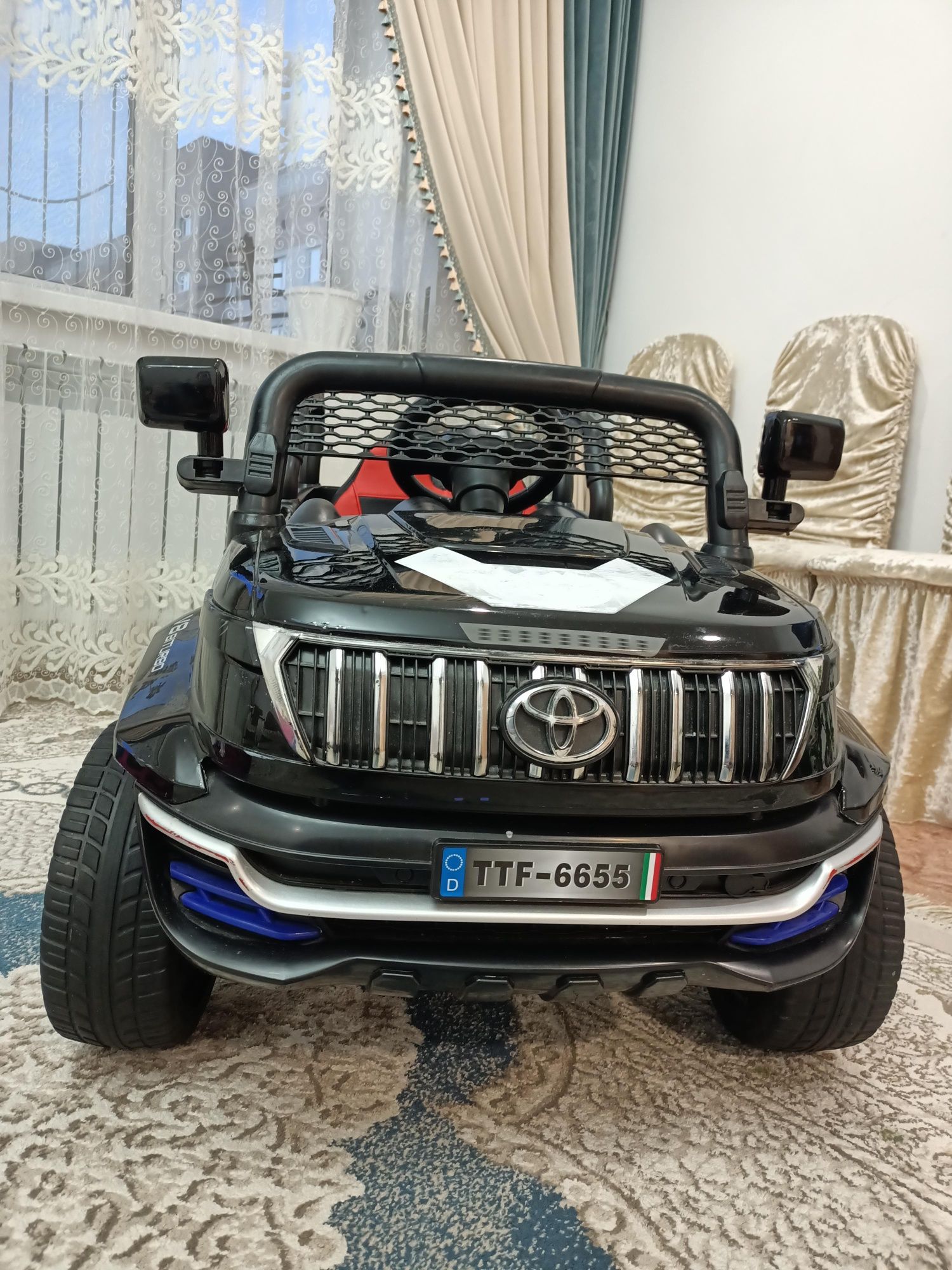 Продам детскую радиоуправляемую машину