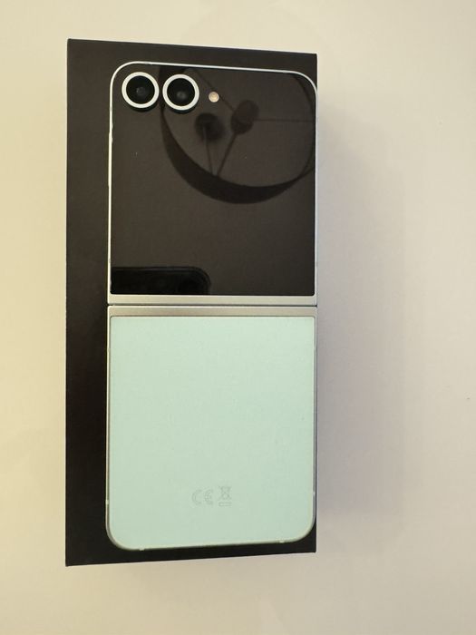 Samsung Z flip 6 като нов в гаранция