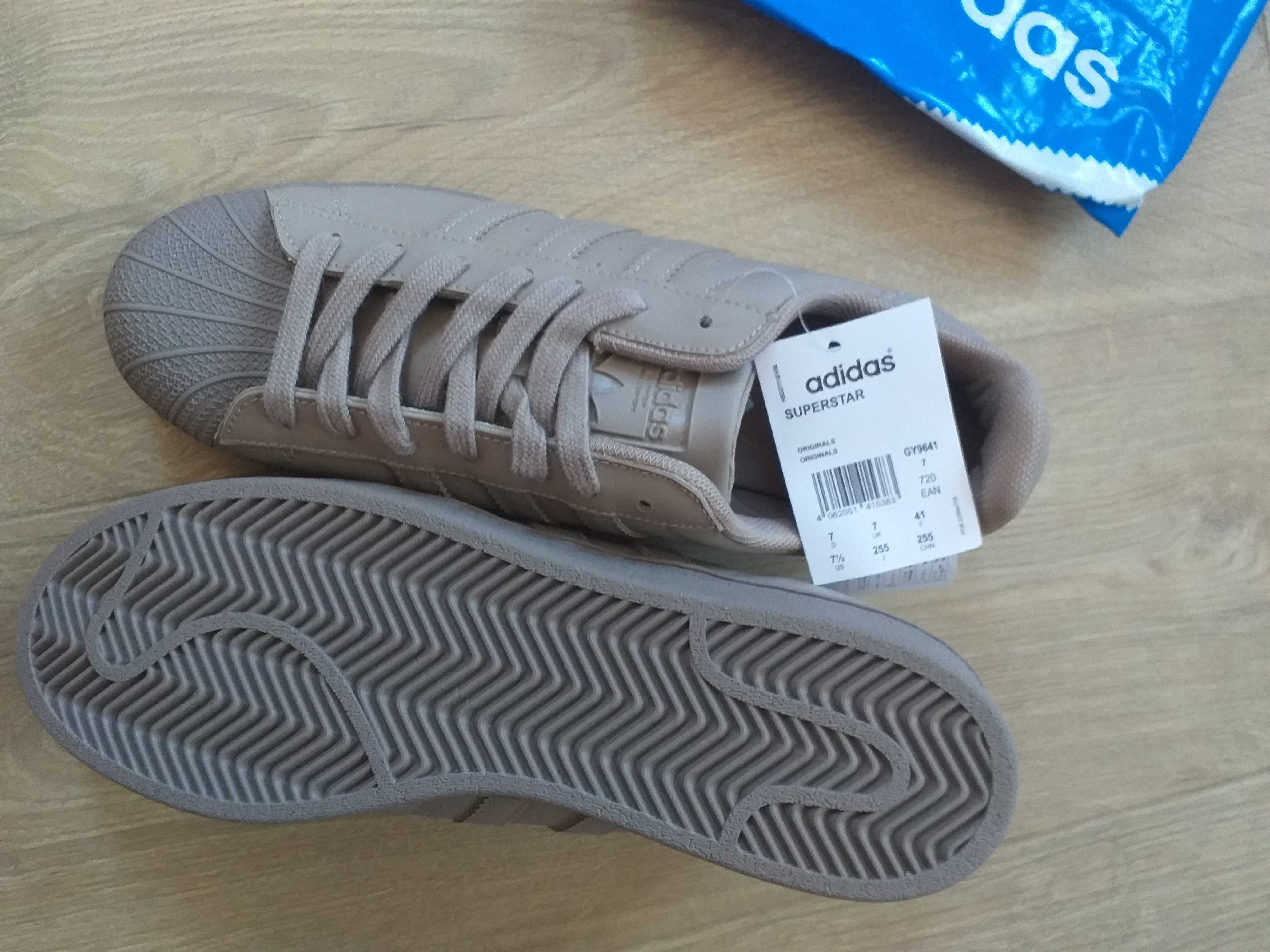 Adidasi Superstar