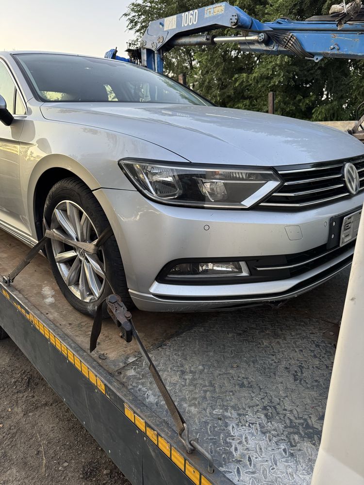 Dezmembrez volkswagen passat 2015 motor bara trager far plansa  motor