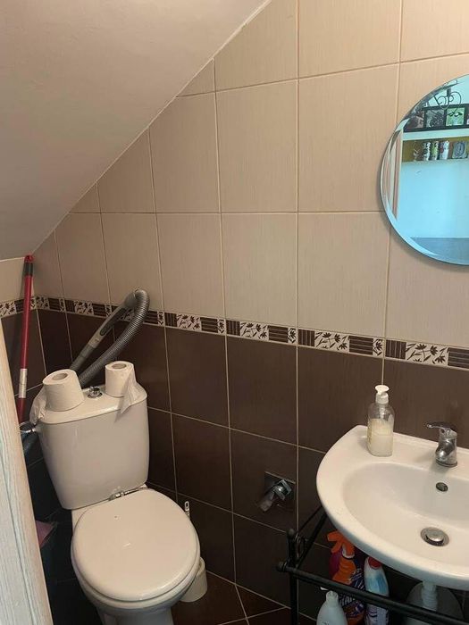 Двуетажна Къща, под наем, с. Кошарица