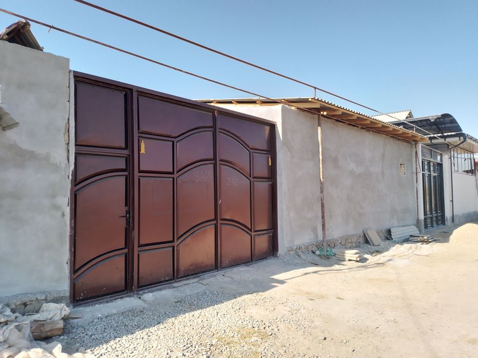 Yangi hovli srochniy sotiladi